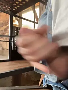 Snapshot of straight2fucked chatting on March 11, 2026, 10:54 am straight2fucked online show from March 11, 2026, 10:54 am