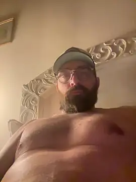 Snapshot of straight2fucked chatting on March 12, 2026, 12:06 am straight2fucked online show from March 12, 2026, 12:06 am