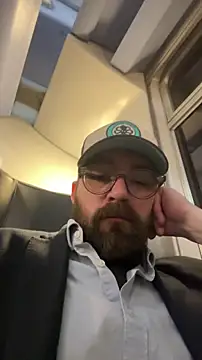 Snapshot of straight2fucked chatting on March 16, 2026, 8:57 pm straight2fucked online show from March 16, 2026, 8:57 pm