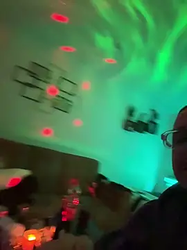 Snapshot of Zakmaro chatting on December 17, 2025, 3:40 pm Zakmaro online show from December 17, 2025, 3:40 pm