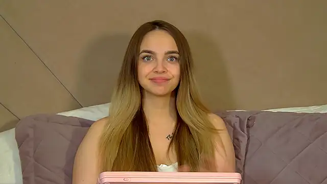 Snapshot of AnitaVenture chatting on June 18, 2026, 9:36 am AnitaVenture online show from June 18, 2026, 9:36 am