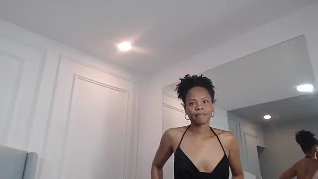 ChantalGarner online show from October 27, 2025, 1:15 pm