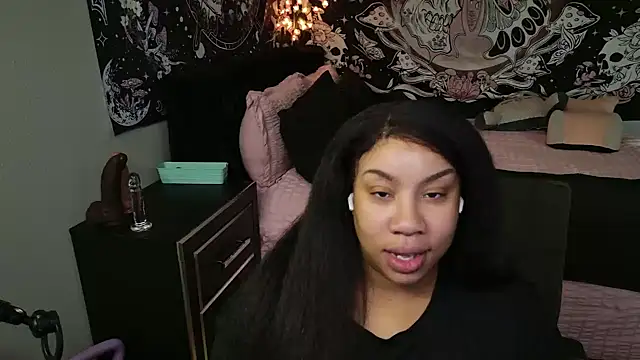 NeliaHexxen online show from June 26, 2026, 4:33 pm