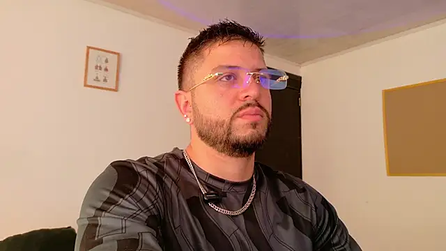 Snapshot of TomSloam chatting on December 1, 2025, 3:06 pm TomSloam online show from December 1, 2025, 3:06 pm