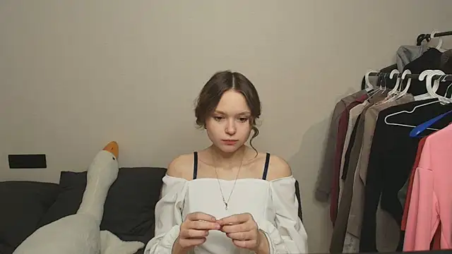 CandyPiggy online show from October 18, 2025, 2:18 pm