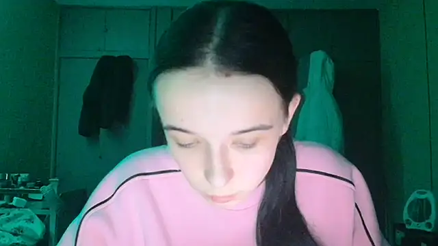 Snapshot of Emilia_Light chatting on November 30, 2025, 3:49 pm Emilia Light online show from November 30, 2025, 3:49 pm