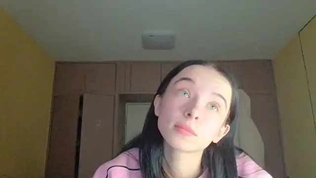 Snapshot of Emilia_Light chatting on December 3, 2025, 8:56 am Emilia Light online show from December 3, 2025, 8:56 am