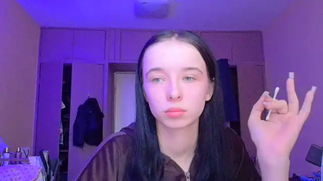 Emilia Light online show from March 17, 2026, 7:12 am