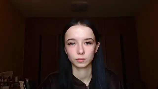 Emilia Light online show from March 19, 2026, 6:50 am