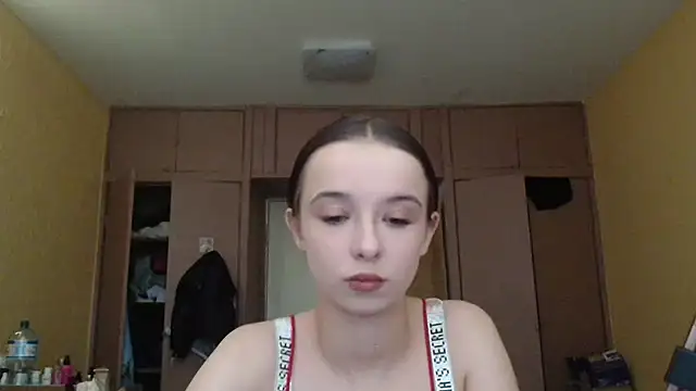 Emilia Light online show from May 7, 2026, 10:20 am