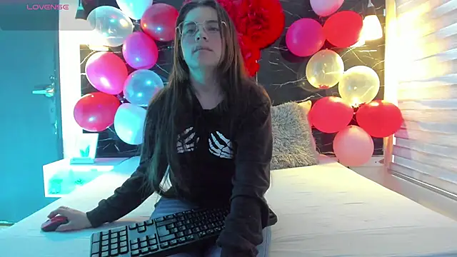 ZOE LE online show from February 14, 2026, 11:51 am