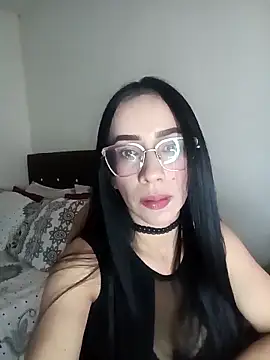 Snapshot of YaraDuartee chatting on April 10, 2026, 9:30 pm YaraDuartee online show from April 10, 2026, 9:30 pm