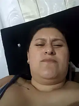 Snapshot of SofiaPinnk_ chatting on November 15, 2025, 2:20 am SofiaPinnk online show from November 15, 2025, 2:20 am