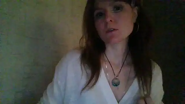 Snapshot of Arivonne chatting on February 5, 2026, 9:30 pm Arivonne online show from February 5, 2026, 9:30 pm