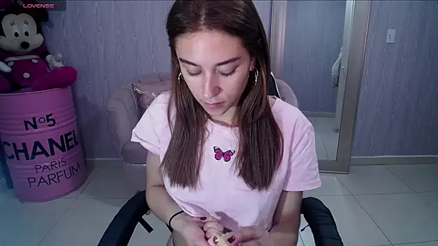 Snapshot of beba_fox_a chatting on November 20, 2025, 3:28 am beba fox a online show from November 20, 2025, 3:28 am