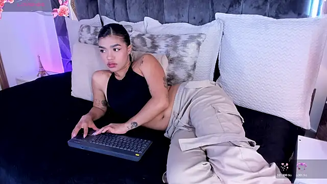 NaylaGrey online show from June 30, 2026, 11:33 am