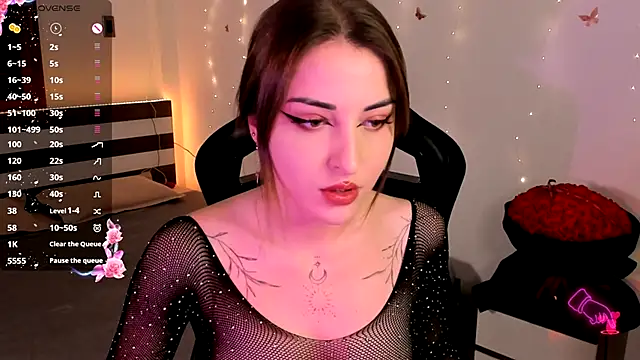 AmyVilvet  online show from November 27, 2025, 6:10 pm