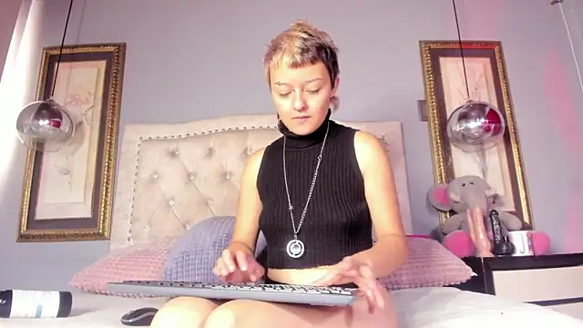 Snapshot of Baby_Punk1 chatting on October 13, 2025, 1:33 pm Baby Punk1 online show from October 13, 2025, 1:33 pm