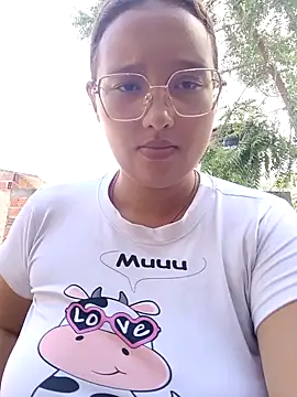 Snapshot of young_dairy01 chatting on October 31, 2025, 1:45 pm young dairy01 online show from October 31, 2025, 1:45 pm