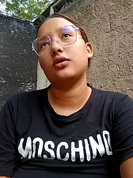 Snapshot of young_dairy01 chatting on November 29, 2025, 11:35 am young dairy01 online show from November 29, 2025, 11:35 am