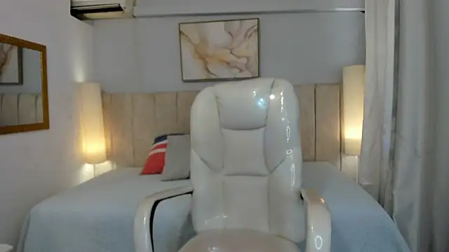 Snapshot of Ridwana_Haddad chatting on October 29, 2025, 12:07 pm Ridwana Haddad online show from October 29, 2025, 12:07 pm