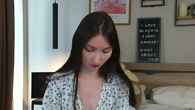 Snapshot of AnaMoonlight chatting on May 19, 2026, 11:05 am AnaMoonlight online show from May 19, 2026, 11:05 am