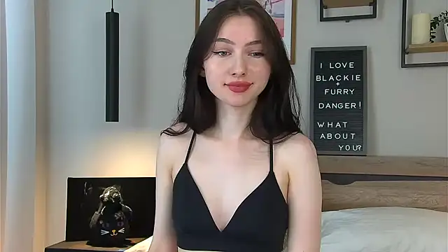 Snapshot of AnaMoonlight chatting on June 8, 2026, 11:10 am AnaMoonlight online show from June 8, 2026, 11:10 am