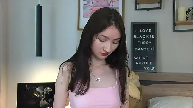 Snapshot of AnaMoonlight chatting on June 12, 2026, 1:32 pm AnaMoonlight online show from June 12, 2026, 1:32 pm