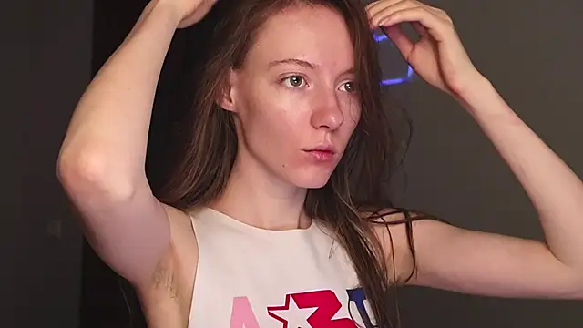 Snapshot of Why_me_stella chatting on November 2, 2025, 8:22 pm Why me stella online show from November 2, 2025, 8:22 pm