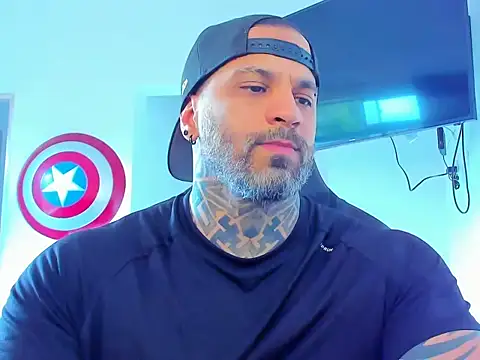 Snapshot of JoshRigby chatting on November 17, 2025, 7:52 pm JoshRigby online show from November 17, 2025, 7:52 pm