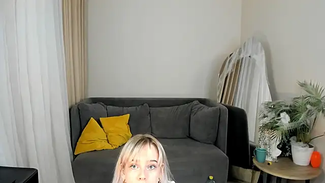 Snapshot of MayWins chatting on November 2, 2025, 9:39 pm MayWins online show from November 2, 2025, 9:39 pm