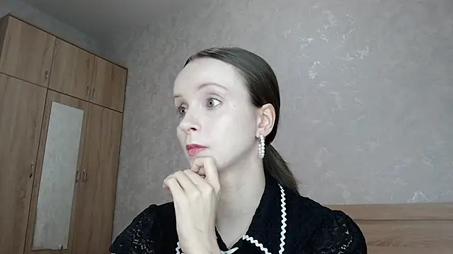 Snapshot of Yourplayfulspark chatting on November 19, 2025, 6:08 pm Yourplayfulspark online show from November 19, 2025, 6:08 pm