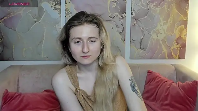 CamillaDreamer online show from April 28, 2026, 5:51 pm
