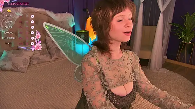 Lilly Stark online show from October 24, 2025, 10:44 am