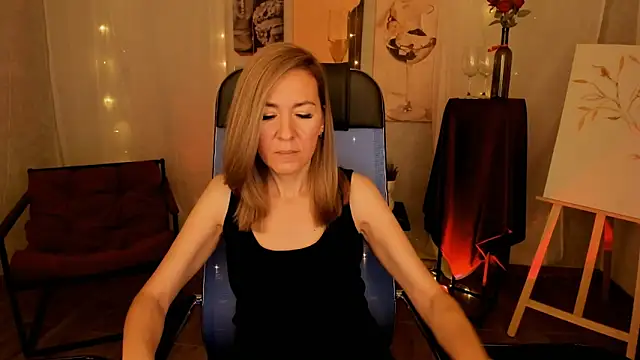 DonnaSmitth online show from December 15, 2025, 2:10 pm