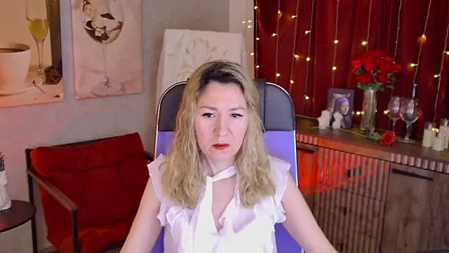 DonnaSmitth online show from April 24, 2026, 6:54 pm