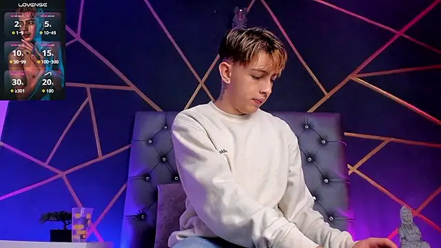 Lian Miller1  online show from February 6, 2026, 12:41 pm