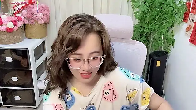Snapshot of NEWONETO chatting on May 16, 2026, 1:02 am NEWONETO online show from May 16, 2026, 1:02 am