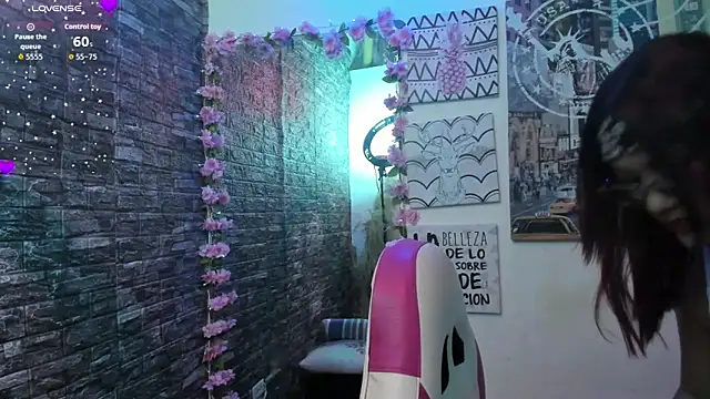 Snapshot of valery__star chatting on October 13, 2025, 1:33 pm valery star online show from October 13, 2025, 1:33 pm