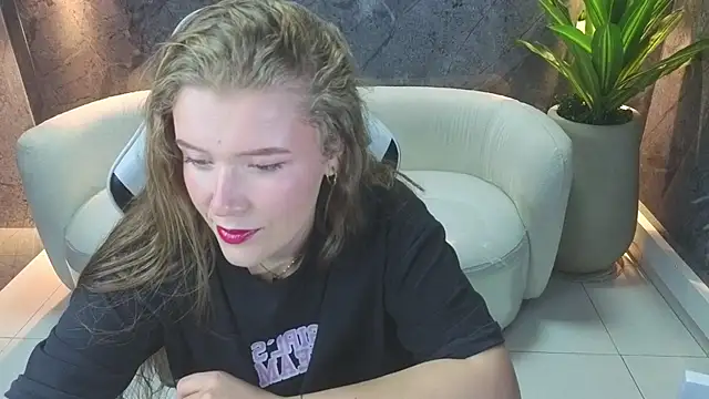 Snapshot of carla_tp chatting on October 12, 2025, 1:10 pm carla tp online show from October 12, 2025, 1:10 pm