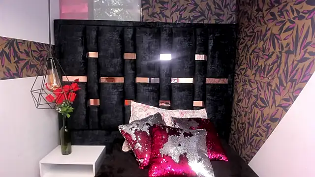 Issa Milf   online show from January 19, 2026, 2:21 pm