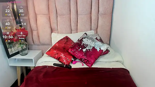 Snapshot of Issa_Milf__ chatting on July 2, 2026, 1:28 pm Issa Milf online show from July 2, 2026, 1:28 pm