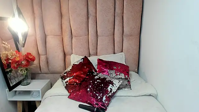Snapshot of Issa_Milf__ chatting on July 8, 2026, 1:15 pm Issa Milf online show from July 8, 2026, 1:15 pm
