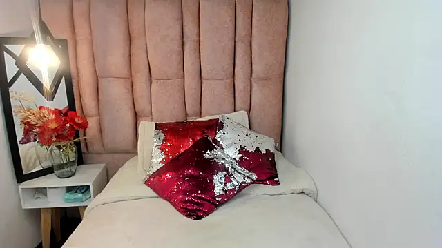 Snapshot of Issa_Milf__ chatting on July 16, 2026, 4:02 pm Issa Milf online show from July 16, 2026, 4:02 pm