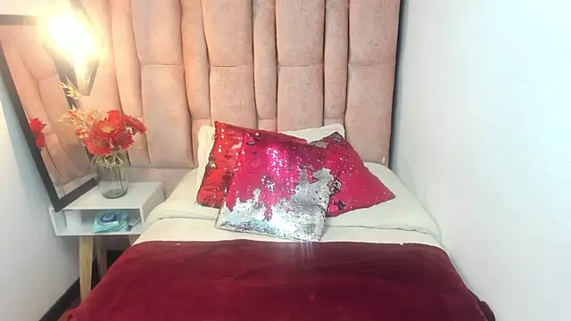 Snapshot of Issa_Milf__ chatting on July 25, 2026, 1:30 pm Issa Milf online show from July 25, 2026, 1:30 pm