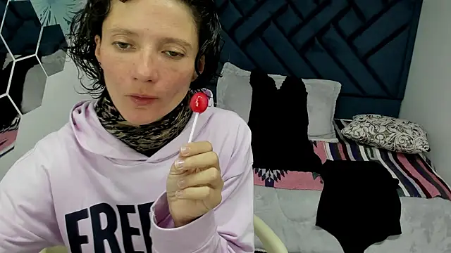 Valery More   online show from October 25, 2025, 12:13 pm