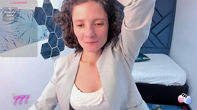 Valery More   online show from June 17, 2026, 1:12 pm