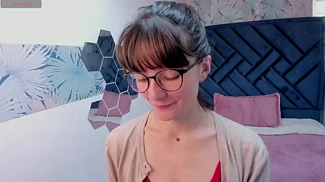 Valery More   online show from August 3, 2026, 1:27 pm