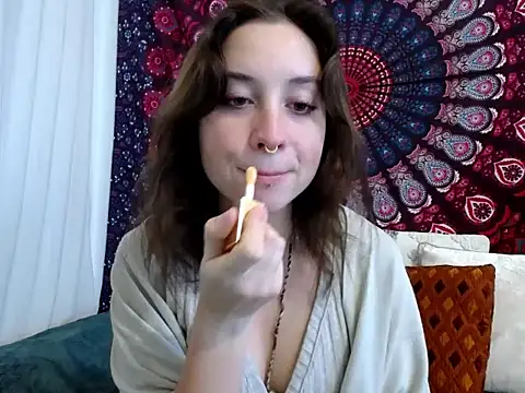 AdalynKiss online show from December 1, 2025, 7:13 am