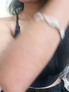 Snapshot of Meenu_rani6 chatting on April 5, 2026, 7:11 pm Meenu rani6 online show from April 5, 2026, 7:11 pm